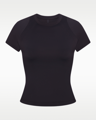 NIKE公式】NikeSKIMS Airy ウィメンズ ベビー Tシャツ.オンライン